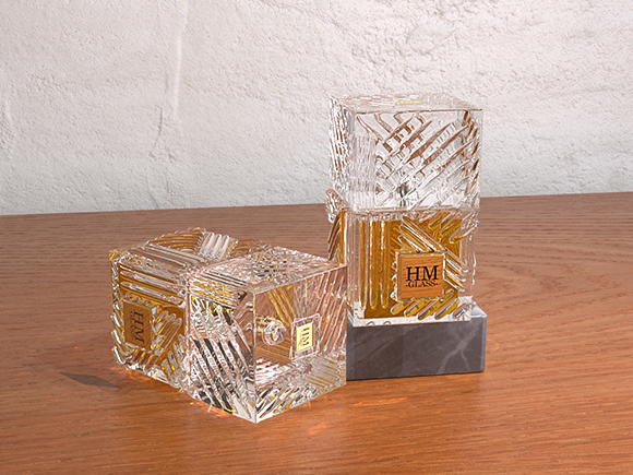 luxury glasses bottle room perfumes​