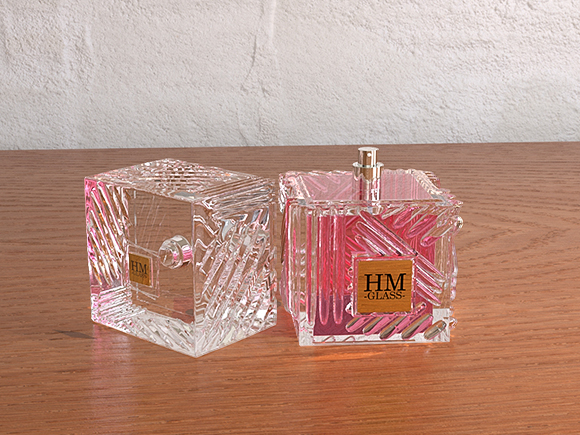 luxury perfume bottle design trends​